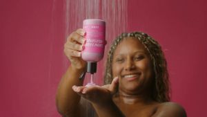 LUSH สบู่เหลว เจลอาบน้ำ SNOW FAIRY MILKSHAKE SHOWER GEL (CHRISTMAS EXCLUSIVE)