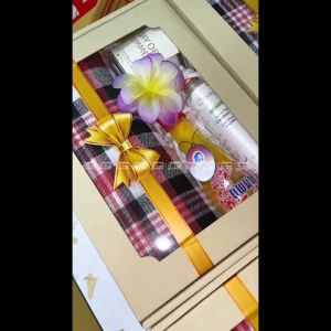 ฝาก ของขวัญ ให้ญาติผู้ใหญ่ สุขภาพ ชุดรดน้ำดำหัว ผู้ใหญ่ สงกรานต์ ปีใหม่ น้ำมันมะพร้าว ของของกระเชี้ย กระเชี้ย น้ำมันมะพร้าว ถูกสร้างขึ้นในประเทศไทย สร้างสรรคลาย