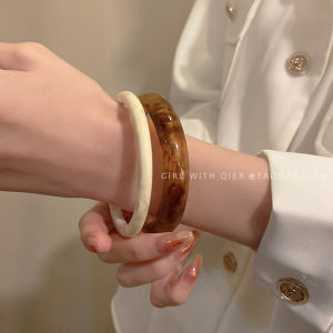 Retro Aged Acetate Womens Bracelet 2025 New Medium Vintage Bracelet Ins Small Design Sense Ancient Style Hanfu Hand Jewelry