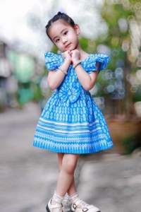 เดรสไทยผ้าคอตตอนพิมพ์ลาย ใส่สบายเหมาะสำหรับเด็กขี้ร้อน เอวสม็อค เพิ่มสายผูกเอว (แถมกิ๊ฟ1ตัว)  ไซซ์ (เอวสม็อคหลัง )