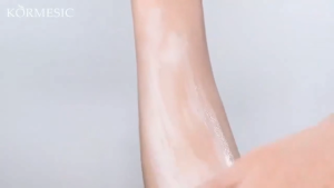 【 FDA Approved 】Natural Oatmeal Extract Body Lotion: Deeply Hydrates And Repairs Improves Rough And Flaky Skin Gentle And Skin-Friendly Suitable For The Whole Body 500g.