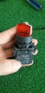 Công tắc 2 vị trí XB5AK124M5 Schneider 1NO + 1 NC + đèn màu đỏ 220V