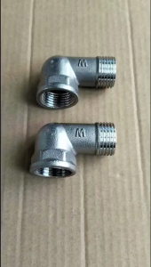 2 cái cút (góc) một đầu ren trong và một đầu ren ngoài 1/2 inch-21mm.