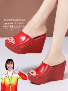 รองเท้าแตะส้นสูงพื้นหนาแบบสวมสบายสำหรับผู้หญิง รองเท้าแตะหนังแท้ ส้นสูง 11 ซม. รองเท้าแตะแบบสวมสบายสำหรับกลางแจ้ง ส้นแบน ทรงหัวแหลม