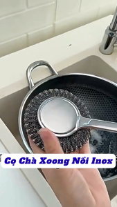 Cọ Chà Xoong Nồi Búi Sắt Tay Cầm Inox - Bàn Chải Cọ Xoong Chảo Bùi Nhùi Inox Cọ Rửa Nhà Bếp Không Dơ Tay - Dụng Cụ Cọ Xoong Chảo Rửa Bát Đĩa Tiện Dụng - Bùi Nhùi Cọ Xoong Nồi Chà Sạch Vết Bẩn Cứng Đầu Đa Năng