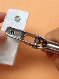 Metal Button Snap Pliers Set with Buttons Set Fastener Press Button Fixing Tool Sewing Craft Kit 100 Sets of Buttons
