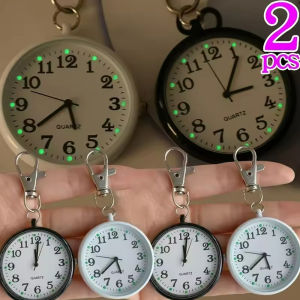 พวงกุญแจนาฬิกาพกควอทซ์จิ๋ว2ชิ้นนาฬิกาเรืองแสงสำหรับผู้ชายผู้หญิงสำหรับพยาบาลแพทย์นักเรียนพวงกุญแจรถนาฬิกามินิมอลลิสต์ของขวัญสำหรับเด็ก