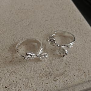 Elegant French Butterfly Knot Ear Cuffs Gentle Luxury Sensation Earrings Yellow Bronze Geometric Pattern Womens Fashion Jewelry