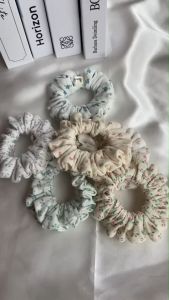 ยางรัดผม • scrunchies Daisy v • ไซส์ mini • ผ้านุ่ม เบา น่ารัก