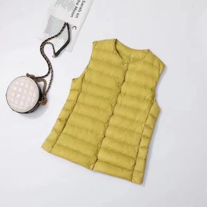 Womens down Jacket Vest Lightweight round Neckline No Collar Autumn Winter New Style Warm Inner Wear Short Length Nylon Fabric