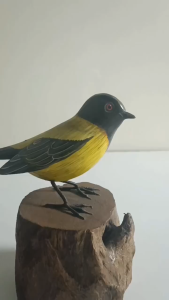 Patung Kayu Burung Ukiran Estetik Alas Natural untuk Dekorasi Meja Tamu dan Ruangan Vintage