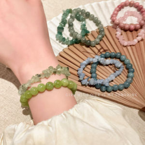 สร้อยข้อมือลูกปัดสไตล์จีนใหม่สำหรับผู้หญิง ฤดูใบไม้ร่วง ความรู้สึกระดับอากาศที่เย็นสบาย สร้อยข้อมือสีเขียวหินชิ้นเล็กสำหรับใส่ร่วมกัน
