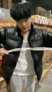 เซี้ยมpvc ( ขนาด40×20×20มิล) （สินค้าดี มีคุณภาพ ยาว2.4เมตร บรรจุ100เส้น） （สินค้าดี มีคุณภาพ ยาว1.2เมตร บรรจุ200เส้น）งานก่อสร้าง