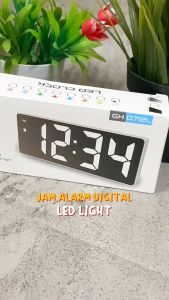 Jam Digital LED Warna Rainbow / Jam Alarm Jam Meja Digital Led Weker Table Tidur Digital Alarm Clock 3D Modern Snooze Mode Kecerahan Jam Meja LED Digital Mirror Alarm Design Simple & Elegan Ukuran Pas Dengan Layar