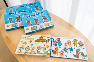 Học liệu bóc dán BEEZI BOOK dành cho bé từ 2-5 tuổi Học liệu Montessori song ngữ Anh Việt Busy Book song ngữ