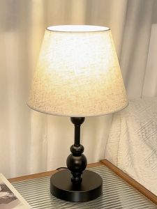 ใหม่ โคมไฟตั้งโต๊ะ LED เหล็ก สไตล์วินเทจอเมริกัน ข้างเตียงนอน โคมไฟตั้งโต๊ะ โคมไฟห้องนอน โคมไฟตั้งโต๊ะ LED