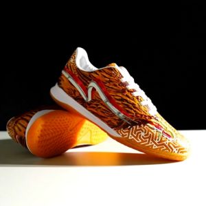 Oxwell Nisaetus - Sepatu Futsal Pria Dewasa Brand Lokal Berkualitas Putih Gold