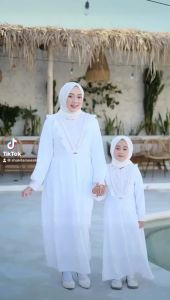 Gamis Couple ibu dan anak bahan crinkle airflow model busui resleting / Gamis Cod lebaran 2025
