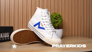 Prayer Kids The Buzt High White Blue Sepatu Sneakers Pria Wanita