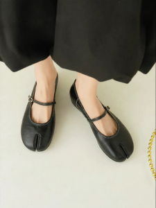Reemoor | Autumn New Retro Style Flat Strappy Separated Toe Mary Jane Shoes