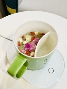 One-Piece Filter Strip Tea Compartment Teacup Water Cup Lettering Ceramic Flat Cup Can Be Heated Office Artifact Large Capacity