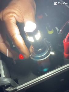 หลอดไฟหน้า มอเตอร์ไซค์ LED แบบแท่ง  ขั้วเสียบ 3 ขา (สว่างเพิ่ม 100%)H4 3ขา