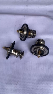 Thermostat Mazda 2 1.3 1.5 Mazda 3 1.6 2.0 Mazda 626 MPV Ford Ranger B2200 B2500 Everest WL WE WL-T R2 Engine Coolant Thermostat KL01-15-171 KL0115171
