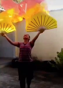 Kipas Tari Tangan Jumbo Sutra Panjang 180 Cm Tari Perut Bambu Panjang Penggemar Sutra Kerudung Kipas Tari Untuk Belly Dance Alat Tari Props Tamborin Gereja