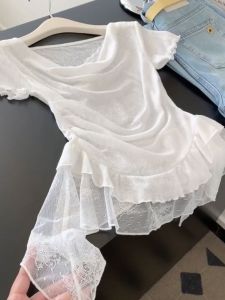 เสื้อยืดคอตตอนผ้าลูกไม้สไตล์เกาหลีแขนสั้นทรงเข้ารูปสำหรับผู้หญิงในช่วงฤดูร้อน ทรงเข้ารูปแบบใหม่ ลายดอกไม้ กระโปรงทรงเอ