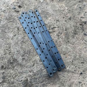 BRACKET PLAT PENGGARIS SERBAGUNA TEBAL 28 - 3 MM LUBANG 10 & 12 MM MENTAH
