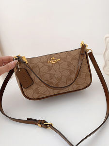 Fashionable Compact Womens Bag New 2025 Trend Versatile Quality Single Shoulder Underarm Simple Square Crossbody Bag