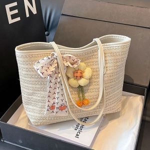 Large Capacity Woven Straw Shoulder Bag Summer Beach Commuter Tote Handbag Casual Style Soft Polyester Lining Zipper Closure