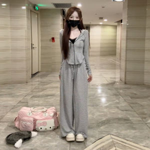 Karrar betsey | Bộ Đồ Thể Thao Trẻ Trung Casual 2 Mảnh