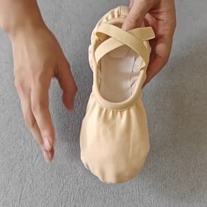 รองเท้าบัลเล่ต์ รองเท้านุ่ม รองเท้าบัลเล่ต์สำหรับผู้ใหญ่ รองเท้าเต้นรำ การแสดงเต้นรำ มี 5 สี จัดส่งรวดเร็ว