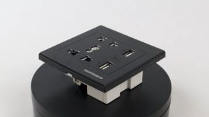 Stop Kontak UK EU US +2 USB Port Dinding Tembok Colokan Listrik Y1-001