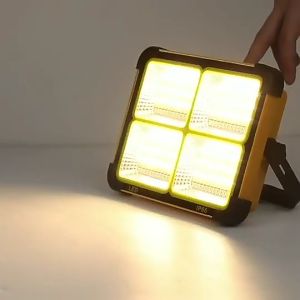 โคมไฟพลังงานแสงอาทิตย์ 300 W มาพร้อมกับเครื่องชาร์จ USB สามารถชาร์จมือถือได้ ไฟพกพาให้แสงสว่าง ความจุแบตเตอรี่ 1200mah ใช้งานได้นาน