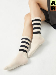 Couples Mid-Calf Striped Socks in Black And White Thick Needle Cotton Polyester Blend Sports Functional Luxury Socks for Men And Women