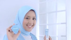 Wardah Lightening BB Tint SPF 32 PA+++ Light Natural 15 ml