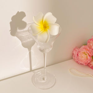 Delicate Pink Rose Flower Hair Clip for Girls Cute Side Hair Accessory Bangs Holder Floral Hairpin Elegant Childrens Headwear