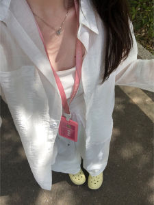 เสื้อเชิ้ตผู้หญิงแขนยาวกันแดด ฤดูร้อน 2025 ใหม่ คลุมกันหนาว หลวม แขนยาว น้ำหนักเบา คอโปโล ปกติ กระดุมเดียว สีสันสดใส