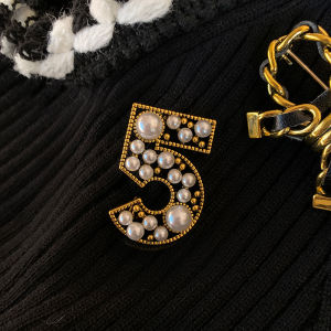 CAFFTI | Elegant Design Luxury Niche Exquisite Fashionable Brooch