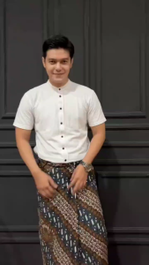 ARIEFA BATIK - SARUNG BATIK SOGAN GUS IQDAM MOTIF GURDA SENO DEKENGAN PUSAT