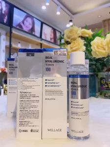 Nước hoa hồng cấp ẩm sâu làm dịu se khít lỗ chân lông Real Hyaluronic Toner 100 Wellage chai 200ml