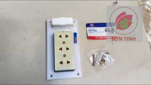 Bảng điện 1 cầu chì 1 ổ cắm 3 lỗ BN6 Sopoka