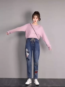 กางเกงยีนส์ผู้หญิงเอวยางยืด งานปักลายการ์ตูน น่ารัก นิ่มสบาย สีไม่ตก สินค้าใหม่ทุกชิ้น พร้อมส่งในไทย