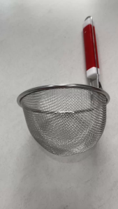 Vợt trụng hủ tiếu cán đỏ Dụng cụ Sóc phở trần bún lưới cán đỏ dài cao cấp - Sóc phở inox