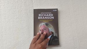 Buku Biografi Jatuh Bangun Richard Branson (A. Yogaswara)