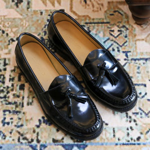 รองเท้าหนังวัวทรงหัวแบนสไตล์อังกฤษสำหรับผู้ชาย รองเท้าลำลองแบบสวมสบาย สไตล์ธุรกิจ รองเท้าหนัง PU วัสดุกันน้ำ