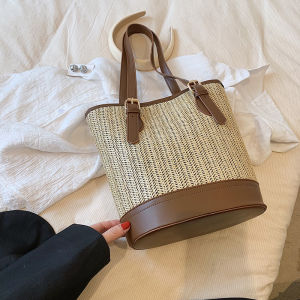 กระเป๋าฟางสานสำหรับฤดูร้อนกระเป๋าใต้วงแขนสะพายไหล่ข้างเดียวแบบใหม่2023ของผู้หญิงกระเป๋าทรงจีบแบบถักสำหรับวันหยุดพักผ่อนชายหาดเดินทางความจุใหญ่
