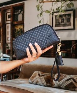 Dompet Tangan wanita Muat Hp dan uang Terbaru Pouch handbag Korean style import terbaru